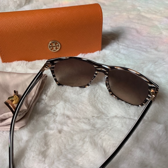 Tory Burch Sunglasses - Picture 4 of 5